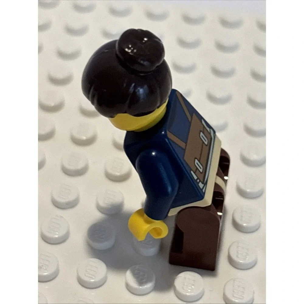 LEGO The NINJAGO Movie - Edna Walker Minifigure (njo0371) - Excellent Condition! - Picture 5 of 5